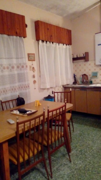 Chalet para 5 personas - Temporada 2018 - Sobre asfalto a 1 cuadra de la ruta y 5 cuadras de la playa - Casa/Chalet en La Lucila del Mar