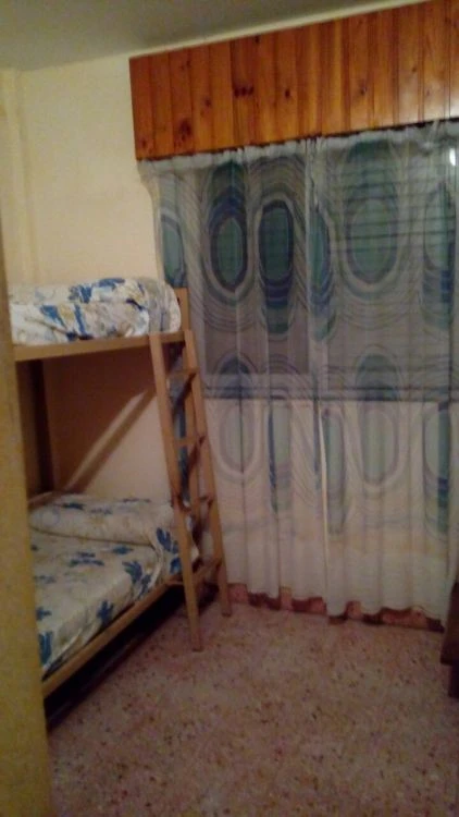 Chalet para 5 personas - Temporada 2018 - Sobre asfalto a 1 cuadra de la ruta y 5 cuadras de la playa - Casa/Chalet en La Lucila del Mar