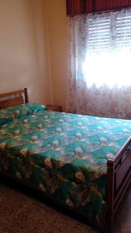 Chalet para 6 personas - Alquiler Temporada 2018 - Sobre asfalto a 1 cuadra de la ruta y 5 cuadras de la playa - Casa/Chalet en La Lucila del Mar