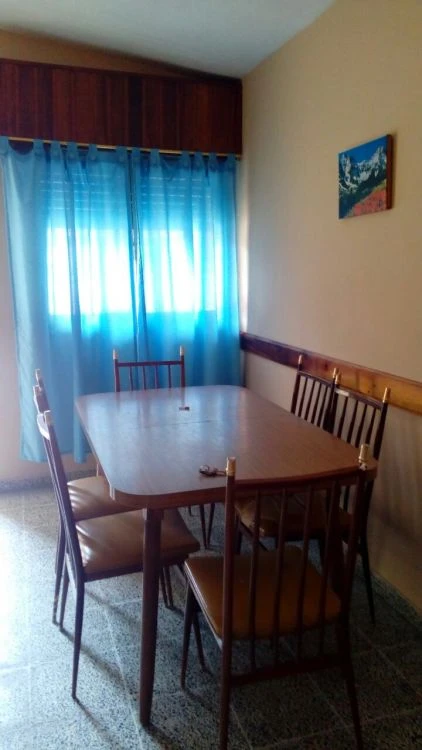 Chalet para 6 personas - Alquiler Temporada 2018 - Sobre asfalto a 1 cuadra de la ruta y 5 cuadras de la playa - Casa/Chalet en La Lucila del Mar
