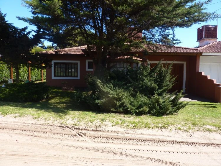 Alquiler de Casa - Alquileres Cicco - A 150 mts del mar - Casa/Chalet en Ostende