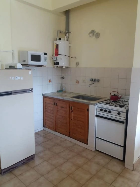 Departamento de 2 ambientes con balcón - A 20 metros de la playa - En 1° piso, a 20 metros de la playa - Departamento en Aguas Verdes