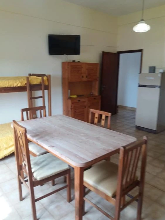Departamento de 2 ambientes con balcón - A 20 metros de la playa - En 1° piso, a 20 metros de la playa - Departamento en Aguas Verdes