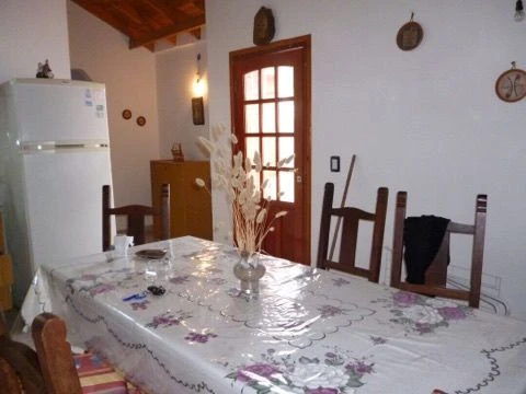 Excelente propiedad a cuadras del mar - Ubicada a 4 cuadras de la playa - Casa/Chalet en La Lucila del Mar