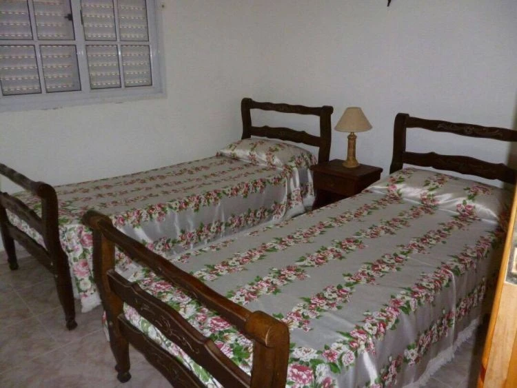 Excelente propiedad a cuadras del mar - Ubicada a 4 cuadras de la playa - Casa/Chalet en La Lucila del Mar