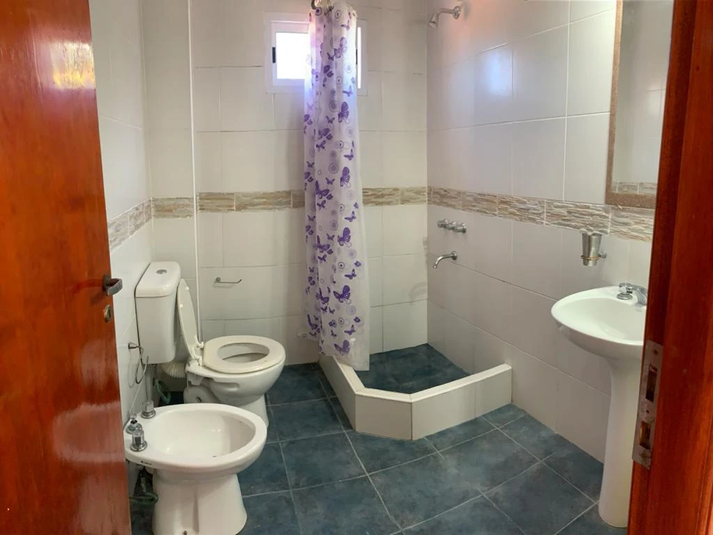 Depto amplio de 2 ambientes en zona residencial - A 3 cuadras el mar y 3 de la peatonal - Departamento en Miramar