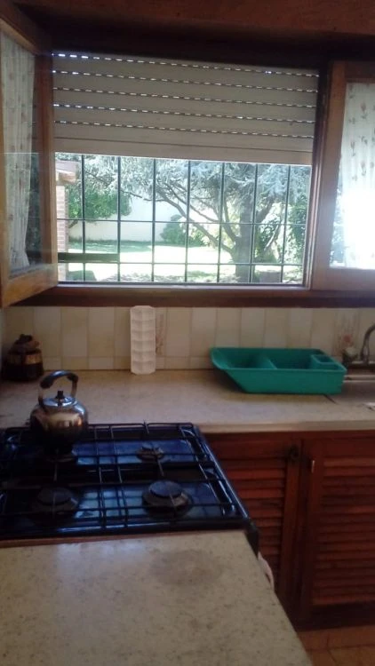 Chalet de 2 plantas con amplio Parque. - 5 ambientes - Muy bien ubicado - Casa/Chalet en San Bernardo