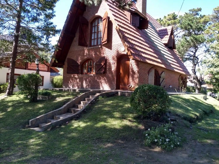 Alpino - 4 Ambientes en Barrio San Rafael - Ambiente Familiar - Capacidad máxima de 4 a 6 personas - Casa/Chalet en Mar de Ajó