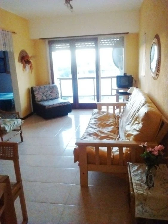2 Ambientes en piso 11° - A 1/2 cuadra de la peatonal - A 2 cuadras de la playa - Departamento en Mar de Ajó