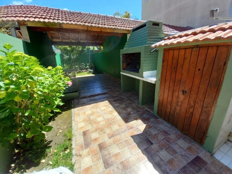 HERMOSO TRIPLEX CERCA DEL MAR, CON TODOS LOS SERVICIOS. - TRIPLEX CON TRES DORMITORIOS, DOS BAÑOS Y ESPECTACULAR QUINCHO CON PARRILLA Y LAVADERO!! - Dúplex/Tríplex en San Bernardo