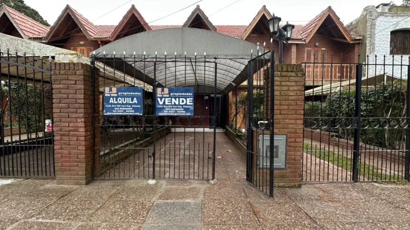 HERMOSO TRIPLEX CERCA DEL MAR, CON TODOS LOS SERVICIOS. - TRIPLEX CON TRES DORMITORIOS, DOS BAÑOS Y ESPECTACULAR QUINCHO CON PARRILLA Y LAVADERO!! - Dúplex/Tríplex en San Bernardo