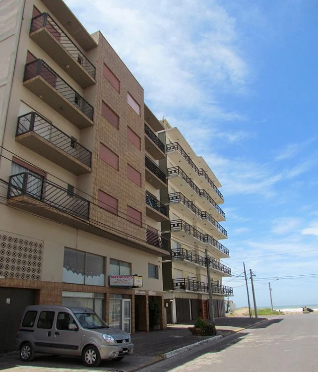 Departamento con excelente ubicacion c/ COCHERA CUBIERTA - Depto a Metros del mar, balcon con vista al mar. - Departamento en San Bernardo