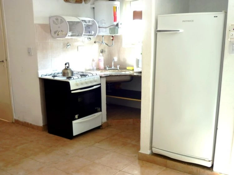 Chalet -  Hermoso monoambiente -  ideal para pareja - Jardín y Estacionamiento - A 3 cuadras del mar - jardín con parrilla uso exclusivo - Casa/Chalet en Mar de Ajó