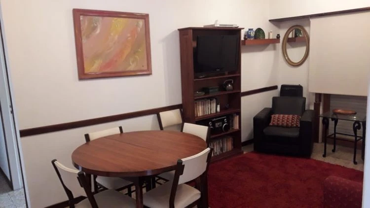 EXCELENTE DEPARTAMENTO EN MIRAMAR PARA 4 o 6 PERSONAS - TRES AMBIENTES CON 2 BALCONES A LA CALLE - Departamento en Miramar