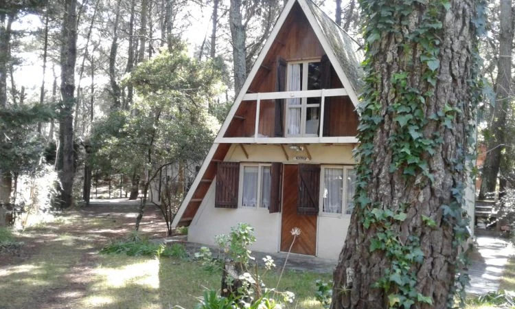 Cabañas Los Claveles. 2 a 5 personas. - A 350 metros del mar - Cabaña en Costa del Este