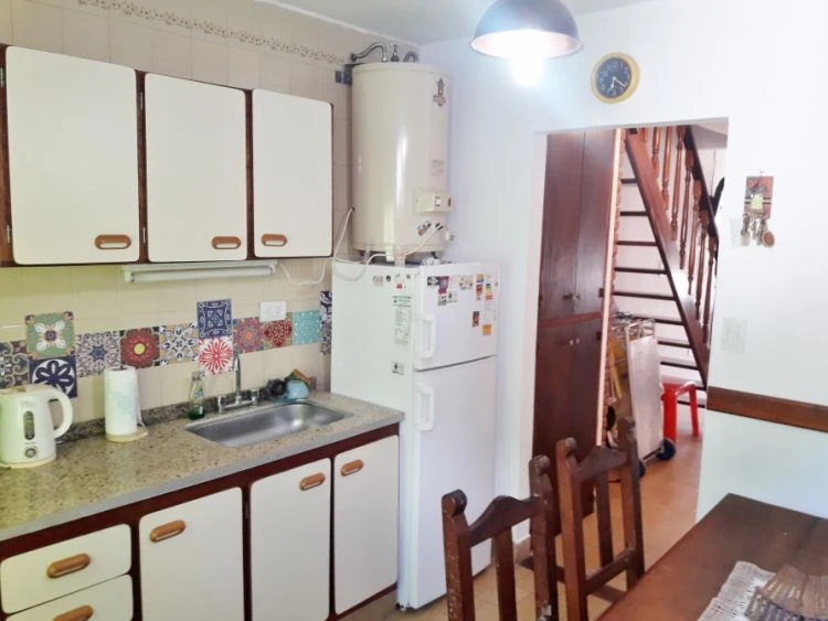 Amplio Dúplex para 6 personas - CON ALTILLO Y GRAN PATIO CON QUINCHO CUBIERTO - Dúplex/Tríplex en San Bernardo