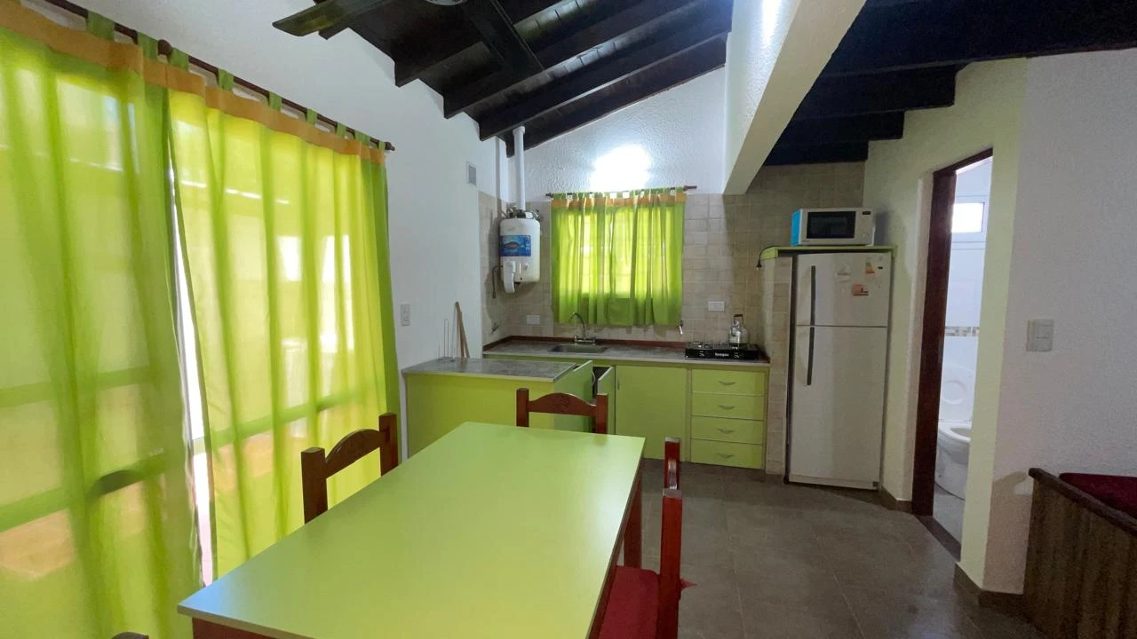 Complejo Arcoiris - Muy Luminoso - Cochera - Ubicado a 1 cuadra de la playa y a 2 cuadras del centro comercial - Departamento en Mar de Ajó