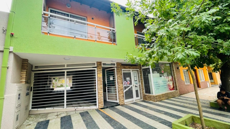 Complejo Arcoiris - Muy Luminoso - Cochera - Ubicado a 1 cuadra de la playa y a 2 cuadras del centro comercial - Departamento en Mar de Ajó