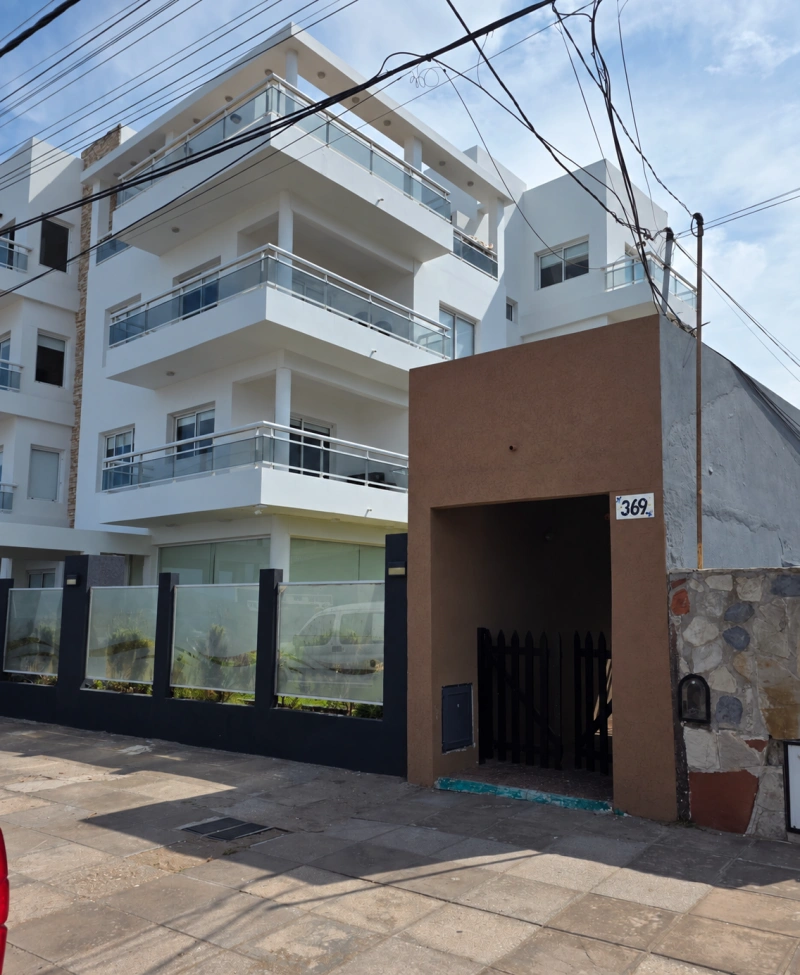 Departamento nuevo en P.B. sobre Av. Costanera - Frente al mar - Departamento nuevo, equipado y de categoría en P.B. frente a la playa - Inmejorable ubicación - Departamento en Mar de Ajó