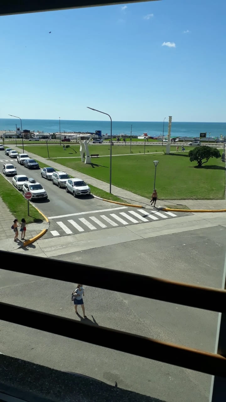 Excelente ubicación vista al mar - Departamento 2 ambientes y medio, en edificio de categoría - Departamento en Miramar