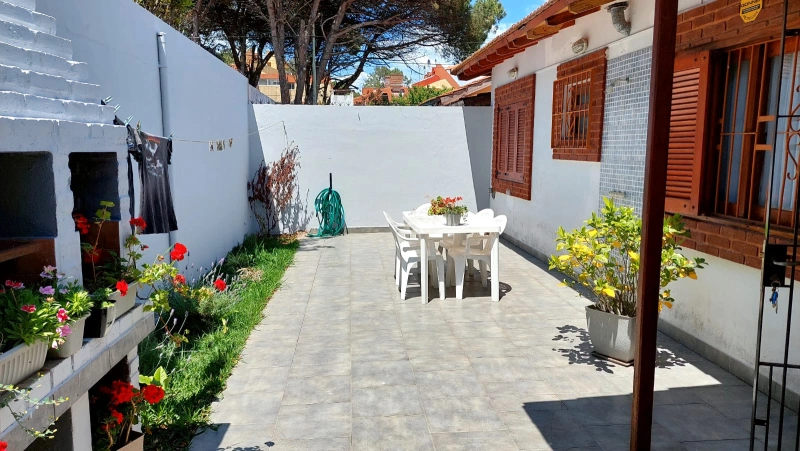 Hermosa casa en barrio residencial -  - Casa/Chalet en Mar de Ajó