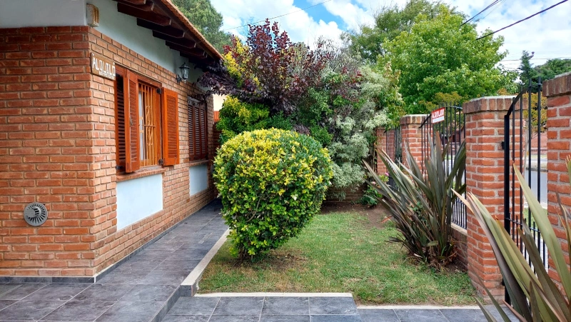 Hermosa casa en barrio residencial -  - Casa/Chalet en Mar de Ajó