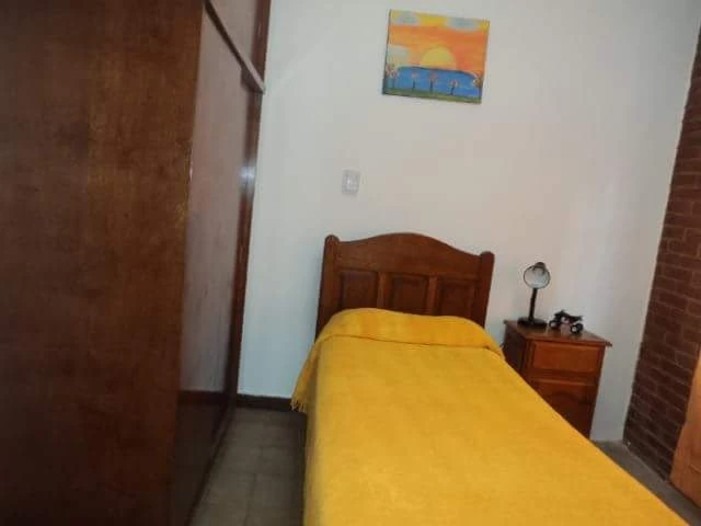 Amplia casa para 8 personas. - A 8 cuadras del mar y 6 de la peatonal - Casa/Chalet en Villa Gesell
