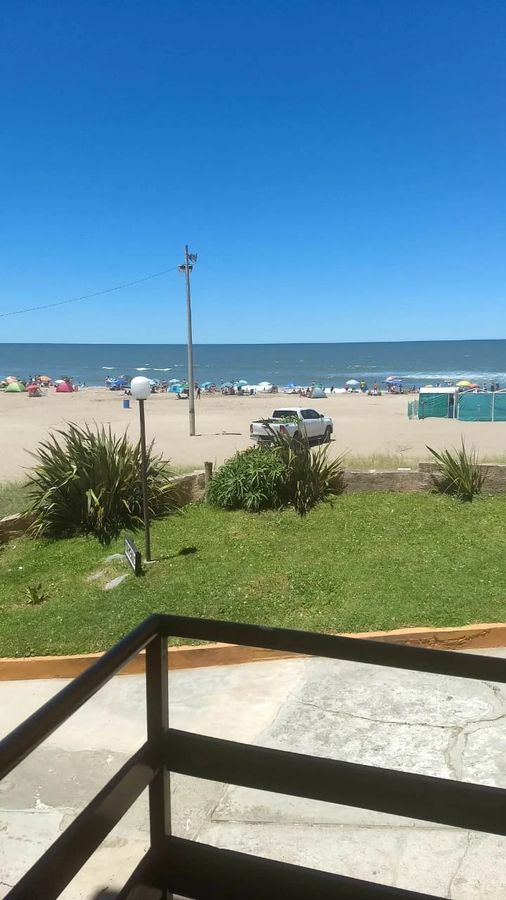 Frente al mar - Horario de entrada: 14 hs                        Horario de Salida: 10 hs - Departamento en Villa Gesell