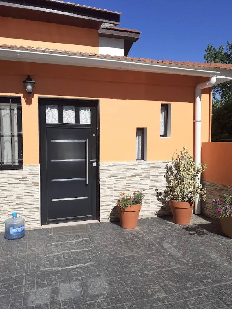Casa de 3 Ambientes - Excelente Ubicación -  - Casa/Chalet en Mar de Ajó