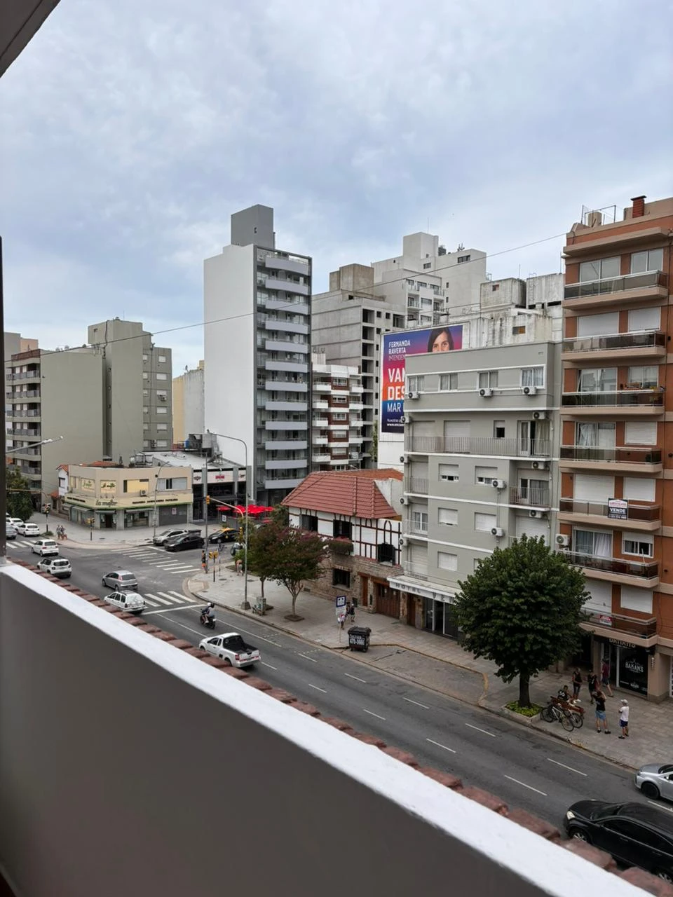 depto 3 ambientes zona, La Perla. Dos cuadras de la playa - Cálido depto para llegar a todos lados caminando - Departamento en Mar del Plata