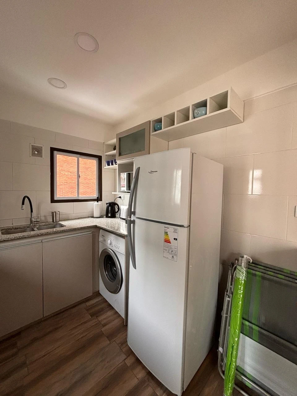 depto 3 ambientes zona, La Perla. Dos cuadras de la playa - Cálido depto para llegar a todos lados caminando - Departamento en Mar del Plata