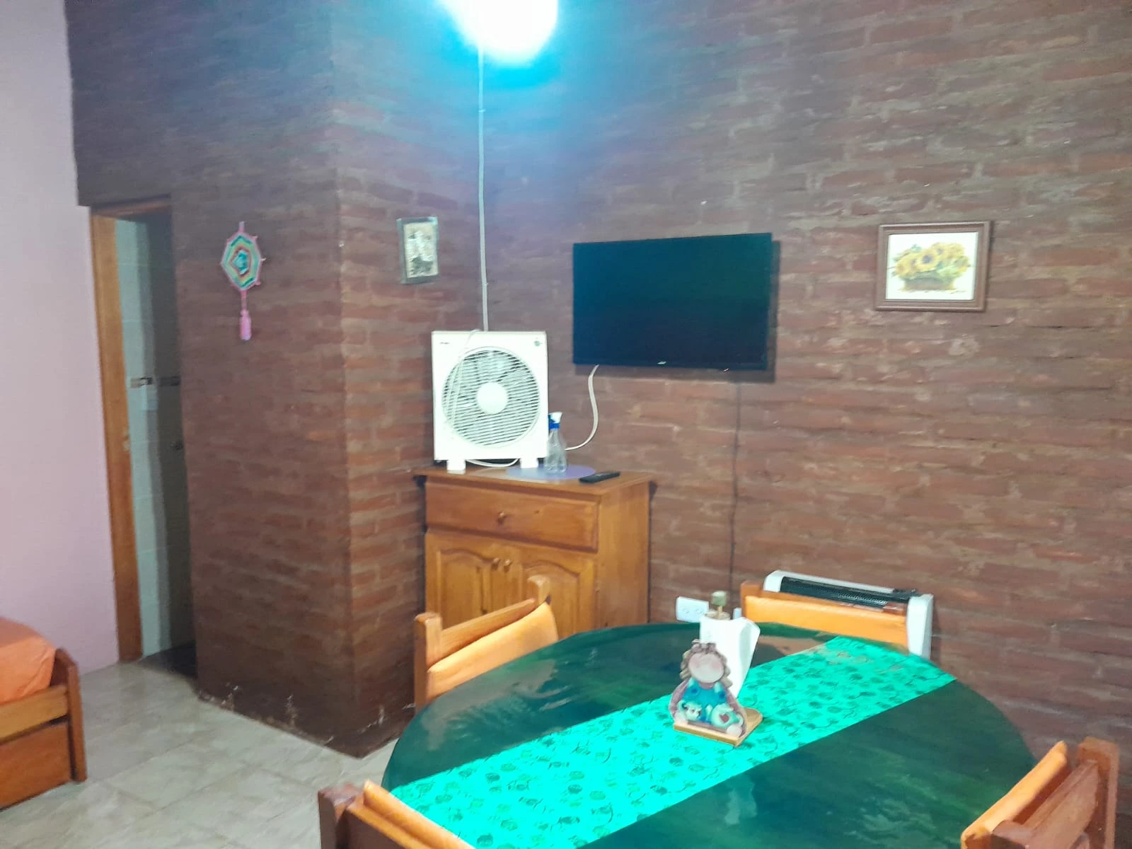 Casa 5 personas - Equipada con internet Wifi, tv por cable, gas natural. Entrada de auto - Cabaña en San Clemente