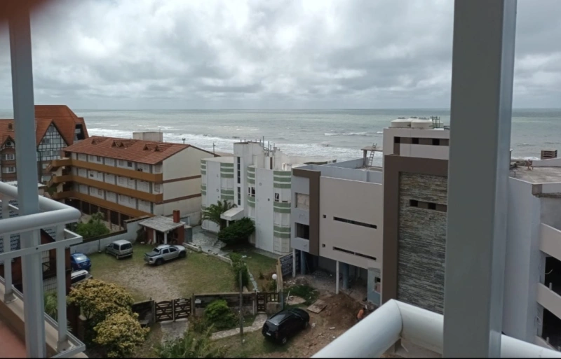 EXCELENTE DPTO. CON VISTA AL MAR - A una cuadra y media del mar. - Departamento en Villa Gesell