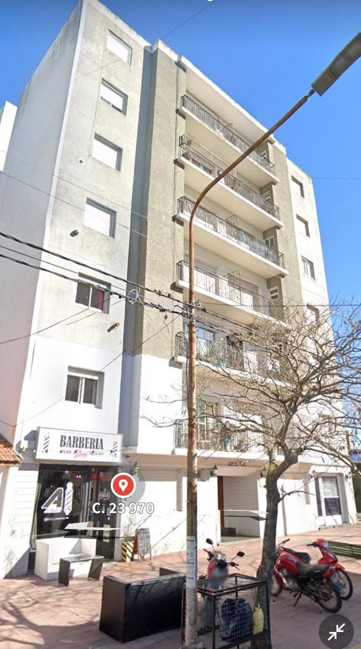 Alquiler temporario en Miramar - Ubicado a tres cuadras de la playa y una de la peatonal. - Departamento en Miramar