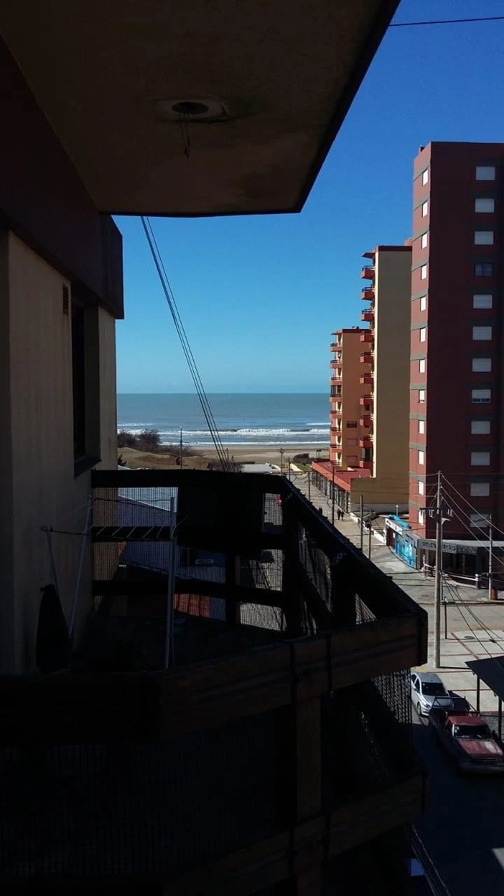 Departamento con vista lateral al mar - A metros de de la peatonal Chiozza y el centro. - Departamento en San Bernardo