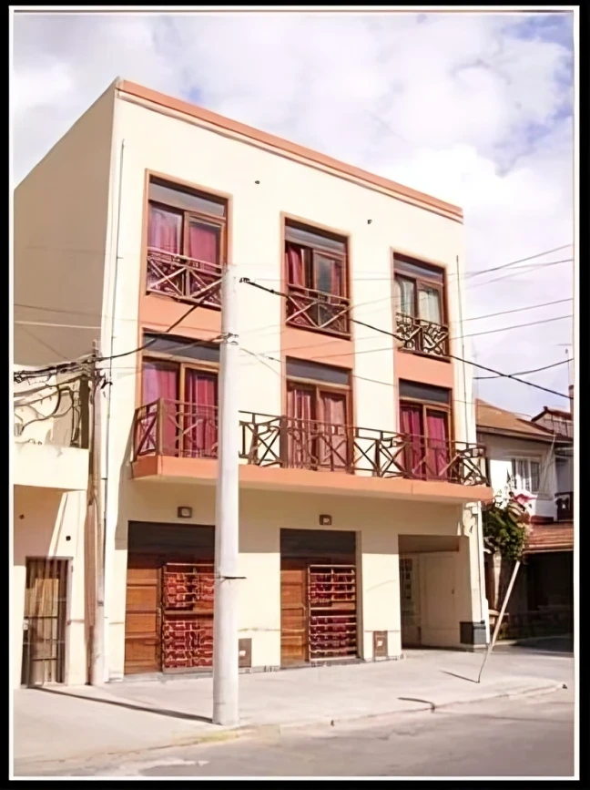 Edificio Cronos I hasta 6 Ocupantes - Cronos I: a solo 50 metros del mar y 2 cuadras de la peatonal. - Departamento en Miramar