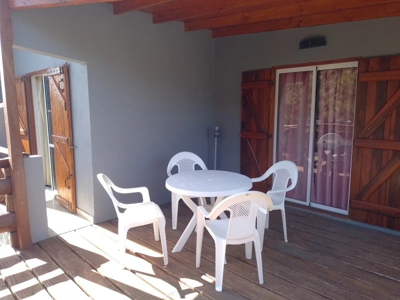 Alquilo casa  o triplex para 6 y 8 personas - Muy cómodo luminoso y rodeado de naturaleza a 3 cuadras de Roldán y 150 mts de la playa - Dúplex/Tríplex en Nueva Atlantis
