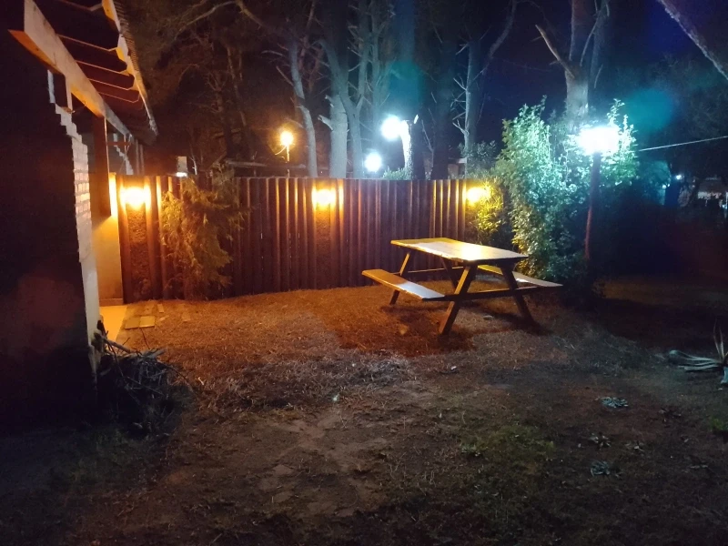 Alquilo casa  o triplex para 6 y 8 personas - Muy cómodo luminoso y rodeado de naturaleza a 3 cuadras de Roldán y 150 mts de la playa - Dúplex/Tríplex en Nueva Atlantis