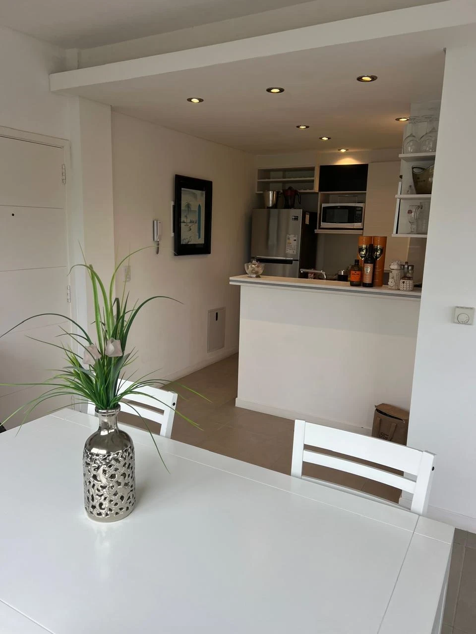 Dpto vista al bosque - edificio de categoría - luminoso, impecable. Con sala de juegos, cine, solarium, 2 piscinas y parrilla. - Departamento en Pinamar