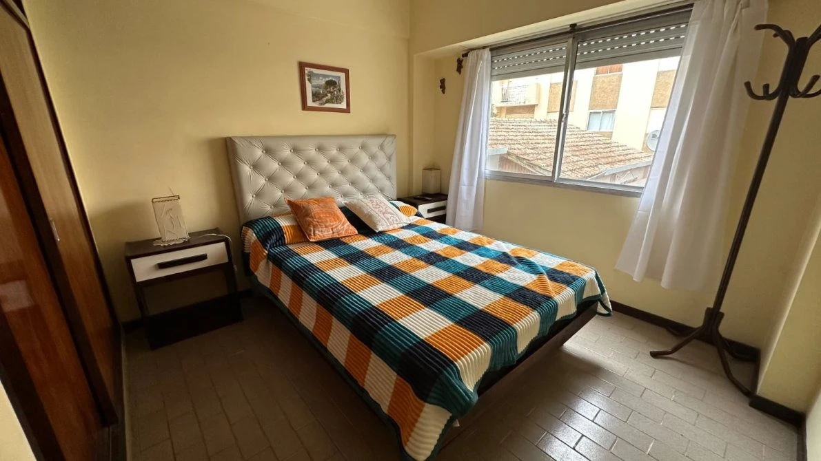 Amplio departamento tres ambientes a 150 mts del mar en San Bernardo - A 150 mts del mar - Departamento en San Bernardo