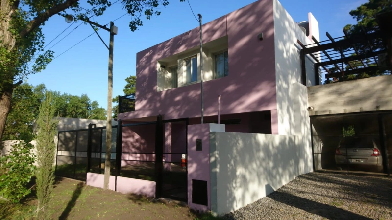 Hermosa Casa en Necochea - A 10 cuadras del mar. - Casa/Chalet en Necochea