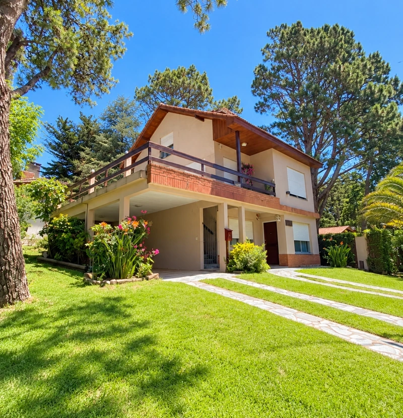 CASA ALQUILER VERANO EN PLANTA BAJA - VILLA GESELL BARRIO NORTE - Zona de pinares - Casa/Chalet en Villa Gesell