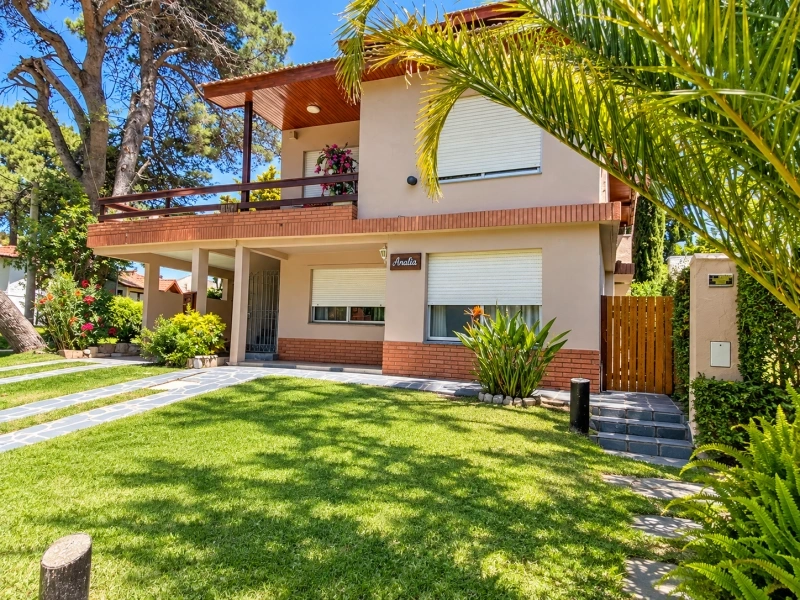 CASA ALQUILER VERANO EN PLANTA BAJA - VILLA GESELL BARRIO NORTE - Zona de pinares - Casa/Chalet en Villa Gesell